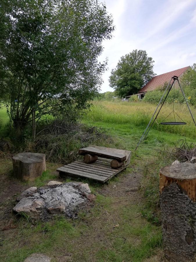 Gosciniec Kaszarnia Kamienne Mirsk Exterior foto
