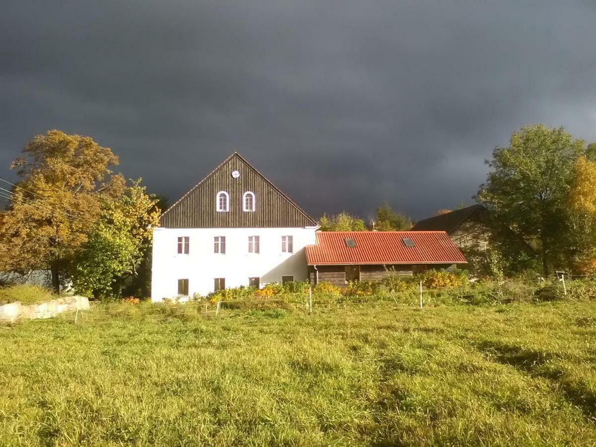 Gosciniec Kaszarnia Kamienne Mirsk Exterior foto